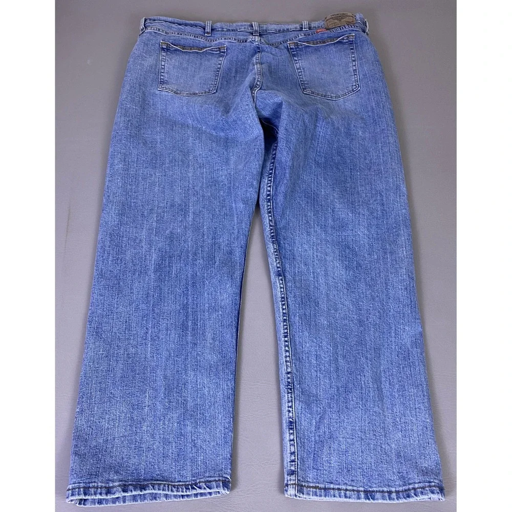 Wrangler Jeans Relaxed Fit‎ Men's Size 42x30 Straight Leg Blue Medium Wash